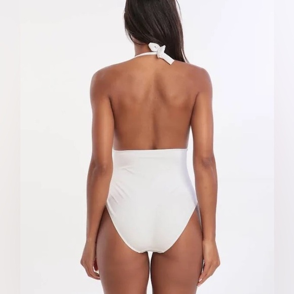 Gottex Finesse Halter One Piece Swimsuit in White. Size 10 - Picture 4 of 14
